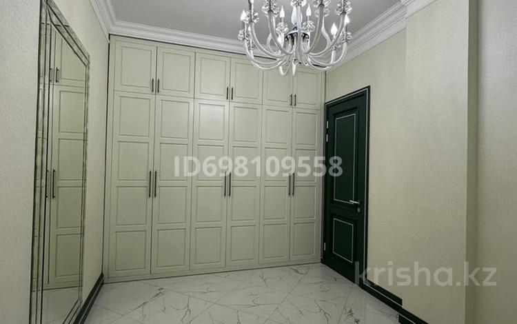 4-бөлмелі пәтер · 160 м² · 2/7 қабат, мкр Горный Гигант, Жамакаева 254/2, бағасы: 270 млн ₸ в Алматы, Медеуский р-н — фото 2