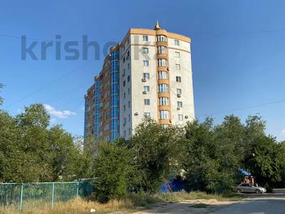 2-комнатная квартира, 122 м², 7/11 этаж, Есет Батыра 108А за 32 млн 〒 в Актобе