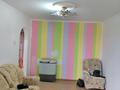 3-комнатная квартира · 64 м² · 5/5 этаж, Ивана Ларина 10 — Район Автопарка за 14 млн ₸ в Уральске — фото 2