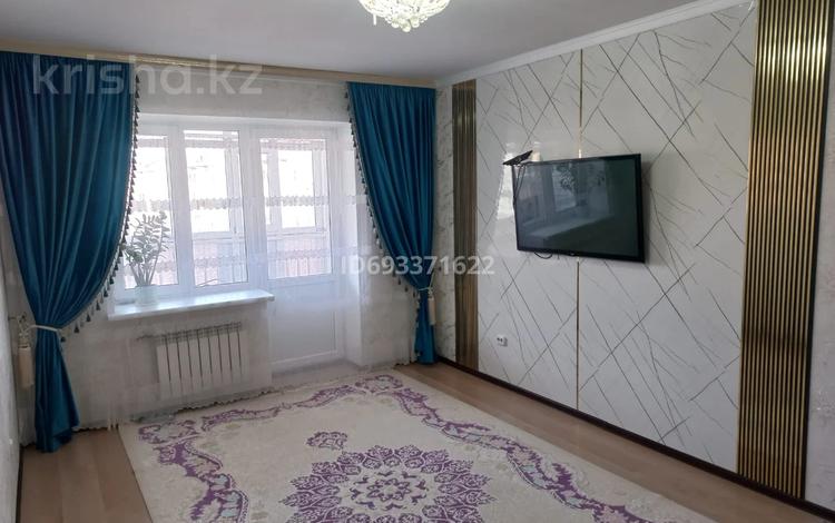 4-бөлмелі пәтер · 105 м² · 4/9 қабат, 10мкр 25 — 6-школ садик поликлиника рядом, бағасы: 45 млн ₸ в Аксае — фото 13