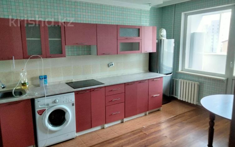 2-комнатная квартира · 65 м² · 8/9 этаж, Сауран 3/1 за 280 000 ₸ в Астане, Есильский р-н — фото 2