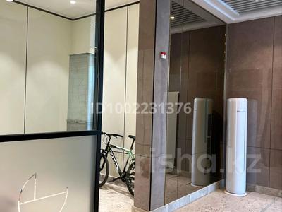 Пәтерлер в Атырауской обл.: 1-бөлмелі пәтер · 45.56 м² · 8/9 қабат, Исатай Тайманова 42а — Жарбосынова, бағасы: 45 млн 〒 1-бөлмелі пәтер · 45.56 м² · 8/9 қабат, Исатай Тайманова 42а — Жарбосынова, бағасы: 45 млн 〒 в Атырау