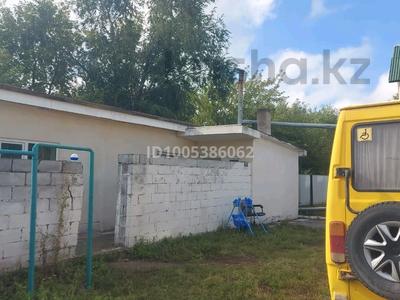 Аренда домов или дач в Карагандинской обл.: Отдельный дом · 2 комнаты · 45 м², Майкудук, Майкудук, мкр Сахалин 33 — Восток3 дом18 за 100 000 〒 Отдельный дом · 2 комнаты · 45 м², Майкудук, Майкудук, мкр Сахалин 33 — Восток3 дом18 за 100 000 〒 в Караганде, Алихана Бокейханова р-н