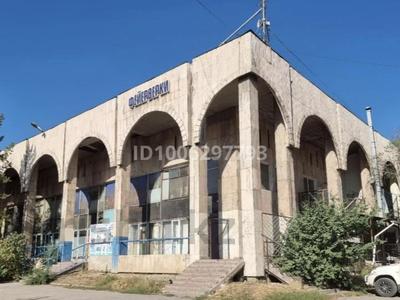 Свободное назначение, офисы, магазины и бутики, склады, азс, автосервисы и автомойки, общепит, салоны красоты, сельское хозяйство, бани, гостиницы и зоны отдыха, медцентры и аптеки, образование, развлечения · 1600 м² за 350 млн 〒 в Алматы, Жетысуский р-н