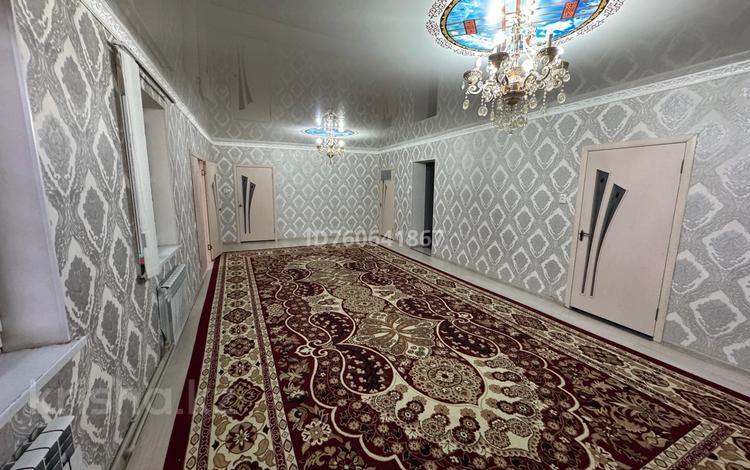 Отдельный дом · 8 комнат · 400 м² · 8 сот., мкр Самал-3 — Нурлытан көше, Төлеметов - Өтегенов қиылысы за 60 млн ₸ в Шымкенте, Абайский р-н — фото 2
