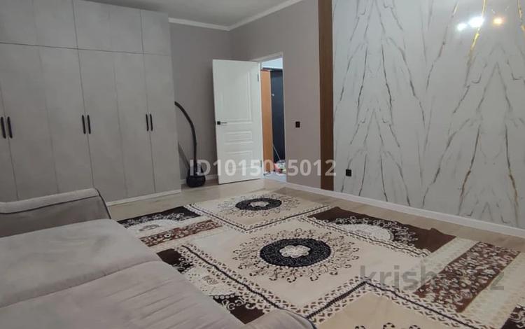 1-комнатная квартира · 50 м² · 1/9 этаж, мкр Кулагер за 250 000 ₸ в Алматы, Жетысуский р-н — фото 2