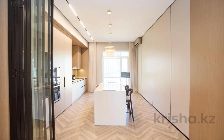 3-комнатная квартира · 135 м² · 5/7 этаж, Керей-Жанибек хандар 44/4 за 219 млн ₸ в Астане, Есильский р-н — фото 2