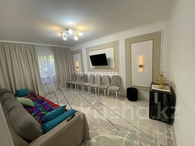 3-бөлмелі пәтер · 75 м² · 1/9 қабат, мкр Аксай-2 27 — Толе-би пересечения Момышулы, бағасы: 50 млн ₸ в Алматы, Ауэзовский р-н