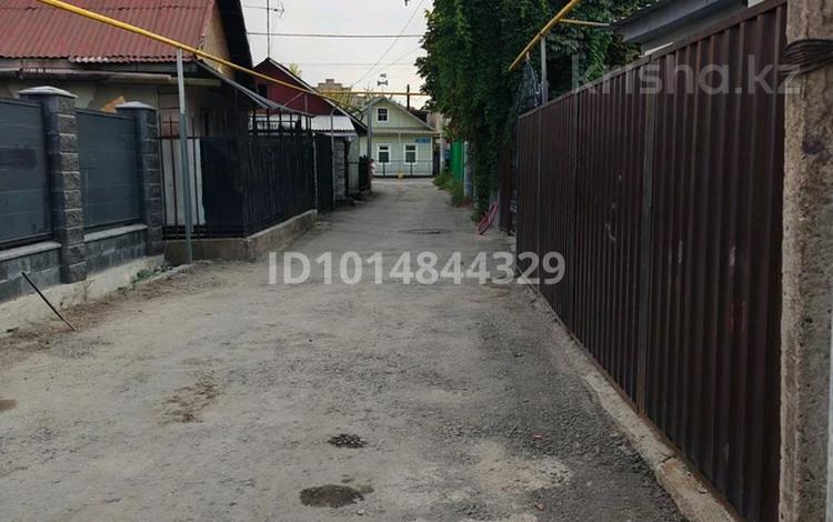 Отдельный дом · 3 комнаты · 65.7 м² · 2 сот., мкр Думан-1, Переулок иманбаевой — Переулок иманбаевой за ~ 34 млн ₸ в Алматы, Медеуский р-н — фото 2