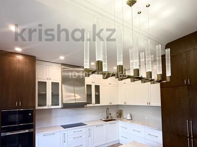 5-бөлмелі пәтер · 220 м² · 4/10 қабат, Рубинштейна 21А — Омаровой - Терренкур, бағасы: 2.5 млн ₸ в Алматы, Медеуский р-н