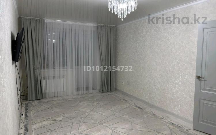 2-комнатная квартира · 64 м² · 9/10 этаж, Набережная ул. за 18.7 млн ₸ в Актобе, мкр. Курмыш — фото 2