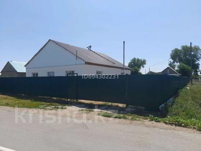 Отдельный дом · 3 комнаты · 90 м² · 6 сот., Казакстанская 2Б — Транспортная за 15 млн 〒 в Аксае