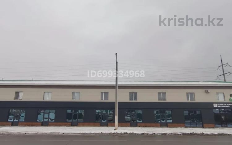 Свободное назначение, офисы, магазины и бутики, склады, общепит, салоны красоты, бани, гостиницы и зоны отдыха, фитнес и спорт, медцентры и аптеки, образование, развлечения, конференц-залы, кабинеты и рабочие места, студии · 70 м² за 2 000 〒 в Актобе, мкр Шанхай — фото 6