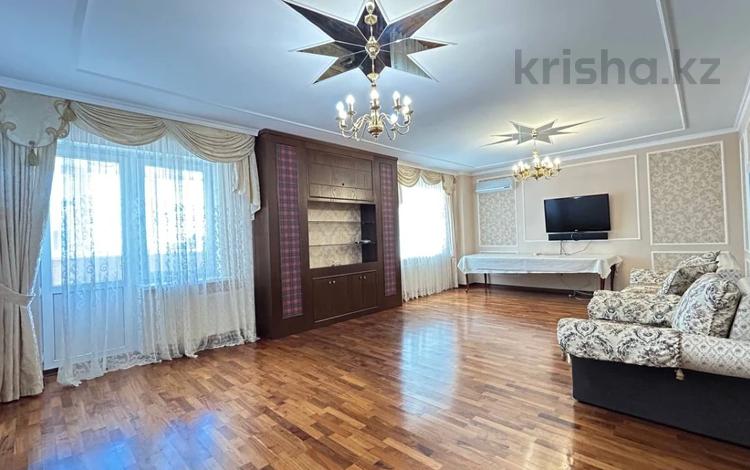 5-комнатная квартира · 198 м² · 14/15 этаж, Омарова 10 за 70 млн ₸ в Астане, р-н Байконур — фото 2