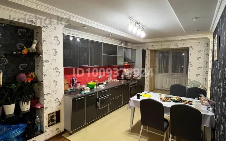 3-комнатная квартира · 110 м² · 9/9 этаж, Старый город, Д.Кунаева 1/7 за 25 млн ₸ в Актобе — фото 2
