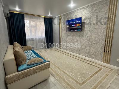 2-комнатная квартира · 44 м² · 1/5 этаж, Алашахана 7 — Справа от магазина ChocoFruit за 15.5 млн 〒 в Жезказгане