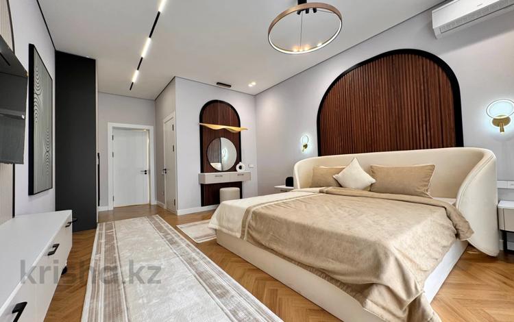 4-комнатная квартира · 200 м² · 6/7 этаж, Шамши Калдаякова 6 за 1.7 млн ₸ в Астане, Алматы р-н — фото 2