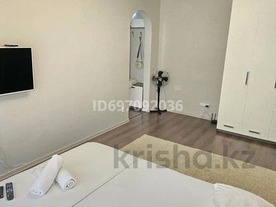 1-комнатная квартира, 50 м², 1/5 этаж по часам, Амангельды 47 — Центр города за 2 500 〒 в Костанае