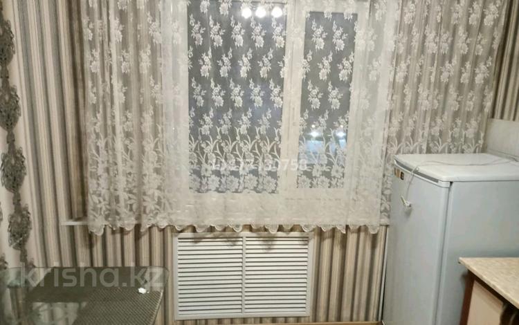 1-комнатная квартира · 36 м² · 1/5 этаж, мкр Юго-Восток, Степной 1 мкр 6 за 130 000 ₸ в Караганде, Казыбек би р-н — фото 3