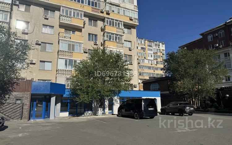 Кеңселер, дүкендер мен бутиктер, сұлулық салондары · 244.6 м², бағасы: 125 млн ₸ в Атырау — фото 15