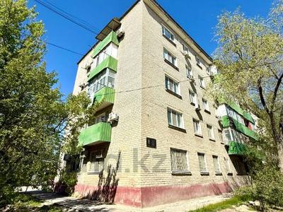 2-бөлмелі пәтер · 45 м² · 1/5 қабат, Ауэзова 27, бағасы: 16 млн ₸ в Атырау