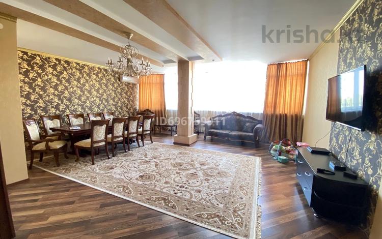 4-бөлмелі пәтер · 200 м² · 4/9 қабат, Есетбатыра 108А — Электрон, бағасы: 60 млн ₸ в Актобе — фото 2