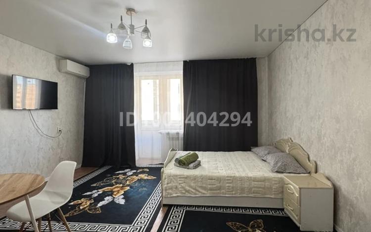 1-комнатная квартира · 40 м² · 3/5 этаж, мкр Астана 45 за 12 000 ₸ в Уральске — фото 2