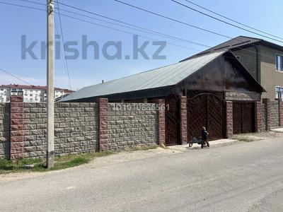 Отдельный дом · 4 комнаты · 100 м² · 8 сот., мкр Арай-2 104 — Тілеубаева 104 за 150 000 〒 в Таразе