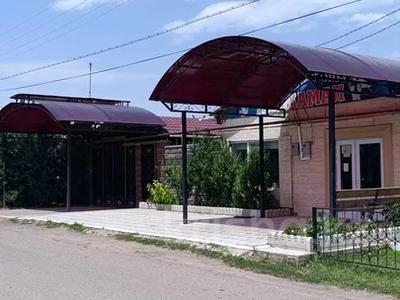 Жеке үй · 7 бөлме · 235 м² · 12 жүзд., Карцаг 20 — Военкомат, бағасы: 80 млн ₸ в Мерке