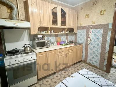 2-бөлмелі пәтер · 54 м² · 4/5 қабат, Мендешева, бағасы: 11.5 млн ₸ в Уральске