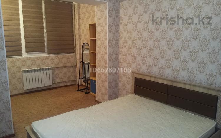 2-комнатная квартира, 55 м², 3/6 этаж помесячно, 31А мкр 21/22