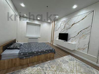 2-бөлмелі пәтер · 60 м² · 1/5 қабат, мкр. Алтын орда, Алтын орда 12 к — Ресторан 1001 тун, баня Батыс, бағасы: 18 000 〒 в Актобе