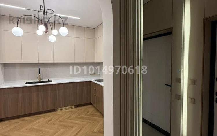 2-комнатная квартира · 58 м² · 3/6 этаж, Халиуллина 140/5 — ЖК Arman City находится в Медеуском районе Алматы, по ул. Халиуллина, 140/5. Рядом Halyk Arena, Magnum и Кульджинский тракт. за 350 000 ₸ в Медеуский р-н — фото 2