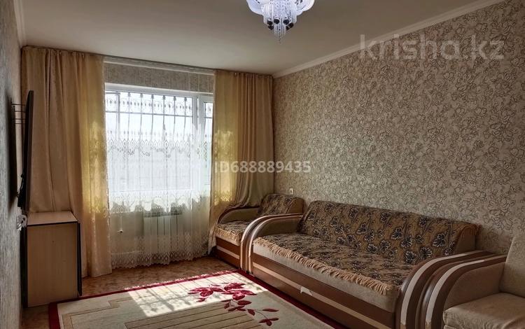 1-комнатная квартира, 30.5 м², 1/5 этаж, 117 квартал 4 за 5.6 млн 〒 в Темиртау — фото 2