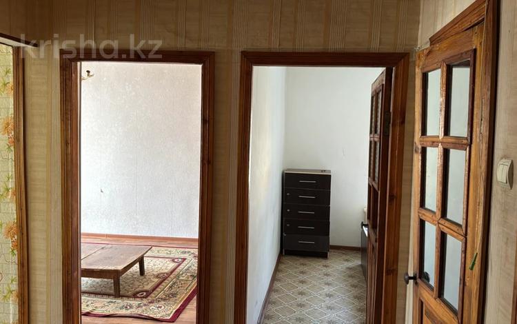 2-бөлмелі пәтер · 37 м² · 1/5 қабат, 11-й микрорайон, 11-й микрорайон 190а, бағасы: 15 млн ₸ в Шымкенте, Енбекшинский р-н — фото 2