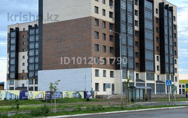 1-бөлмелі пәтер · 51 м² · 8/10 қабат, мкр Жана Орда, жуманиязова 120 — ресторан Арнау, бағасы: 17.8 млн ₸ в Уральске — фото 2