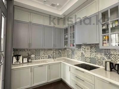 4-комнатная квартира · 165 м² · 6/10 этаж, Кабанбай Батыра 15 за 166 млн ₸ в Алматы, Медеуский р-н