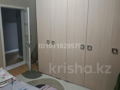 4-бөлмелі пәтер · 100 м² · 1/3 қабат, ул. Тыныбаева 1, бағасы: 400 000 ₸ в Шымкенте, Енбекшинский р-н