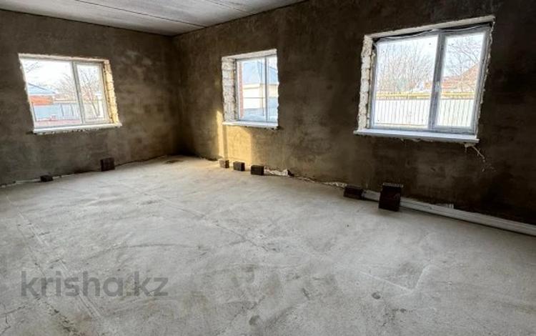 Жеке үй · 6 бөлме · 450 м² · 12 жүзд., Заречный 3 100, бағасы: 38 млн ₸ в Актобе, жилой массив Заречный-3 — фото 2