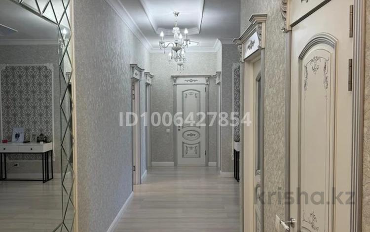 4-бөлмелі пәтер · 120 м² · 9/10 қабат, Абикен Бектуров 3 — Достык-А.Бектуров, бағасы: 750 000 ₸ в Астане, Есильский р-н — фото 2