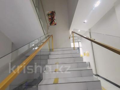 Медцентры и аптеки · 368.4 м² за 1.2 млрд 〒 в Атырау, мкр Жеруйык