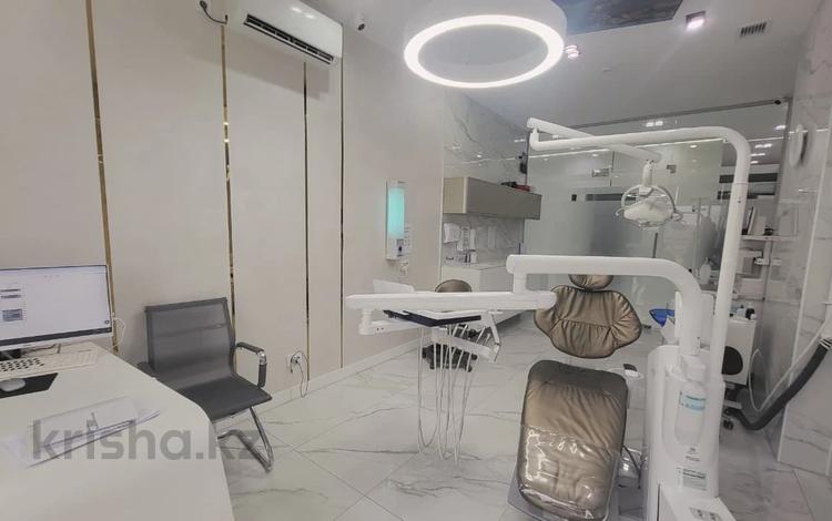 Медорталықтар мен дәріханалар · 368.4 м², бағасы: 230 млн ₸ в Атырау, мкр Жеруйык — фото 10