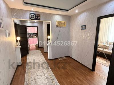 5-комнатная квартира · 97 м² · 8/10 этаж, мкр Юго-Восток, Мкр Юго-Восток, мкр Степной 4 за 40 млн ₸ в Караганде, Казыбек би р-н