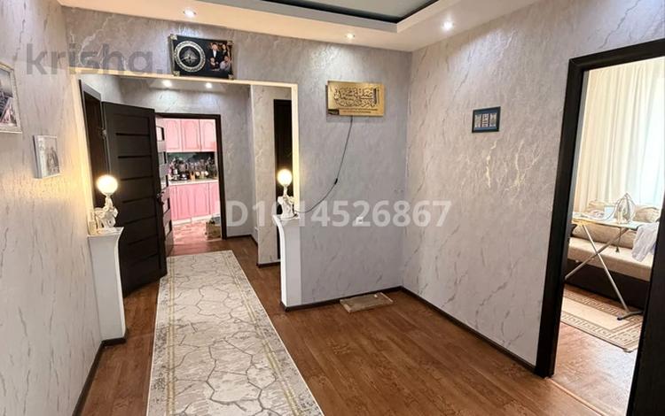5-комнатная квартира · 97 м² · 8/10 этаж, мкр Юго-Восток, Мкр Юго-Восток, мкр Степной 4 за 40 млн ₸ в Караганде, Казыбек би р-н — фото 2
