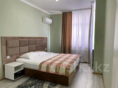 3-бөлмелі пәтер, 90 м², 13/19 қабат ай сайын, 7-й мкр, Мкр.7а 21, бағасы: 320 000 〒 в Актау, 7-й мкр