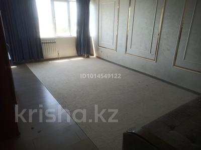 2-комнатная квартира · 83 м² · 8/9 этаж, мкр Аксай-3Б, Мкр «Аксай-3б» 30а за 260 000 ₸ в Алматы, Ауэзовский р-н