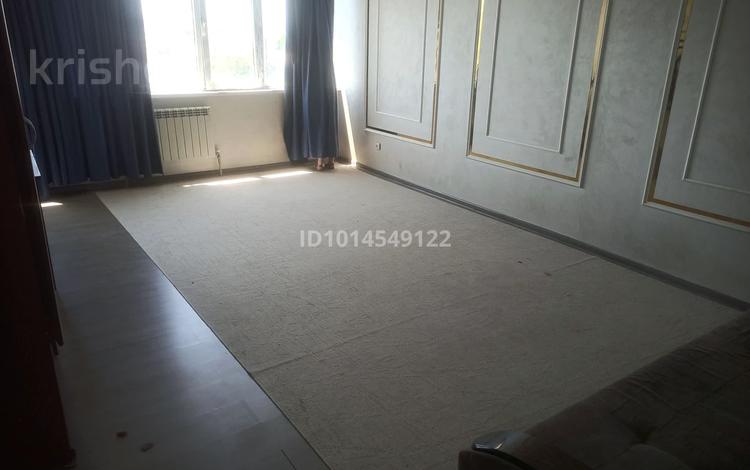 2-комнатная квартира · 83 м² · 8/9 этаж, мкр Аксай-3Б, Мкр «Аксай-3б» 30а за 260 000 ₸ в Алматы, Ауэзовский р-н — фото 2