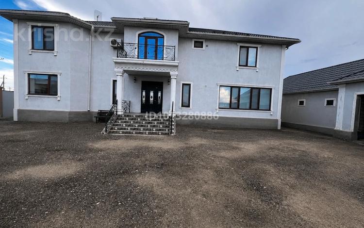 Отдельный дом · 4 комнаты · 266 м² · , мкр Оркен, Мкр. Өркен, ул. №43, д. 77А, 77а — Мкр. Өркен, ул. №43, находится по главной дороге в сторону Еркин кала, напротив магазина клубничный рай. за 74 млн ₸ в Атырау — фото 6