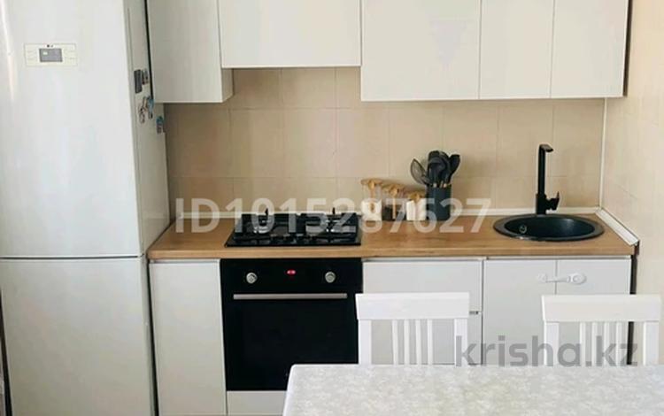 1-комнатная квартира · 45 м² · 7/9 этаж, мкр Мамыр-4 за 300 000 ₸ в Алматы, Ауэзовский р-н — фото 2