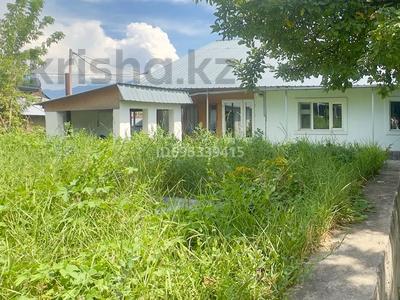 Продажа домов и дачи в Алматинской обл.: Отдельный дом · 3 комнаты · 140 м² · 10 сот., Глинки 86 — Район инкубатора за 35 млн 〒 Отдельный дом · 3 комнаты · 140 м² · 10 сот., Глинки 86 — Район инкубатора за 35 млн 〒 в Талгаре
